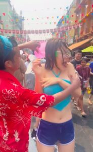 南韓女神DJ SODA潑水節上演濕身秀　男子一舉動惹議