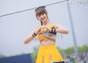 啦啦隊女神遭跪求「原味內衣褲」助人　 她高情商神回網狂讚
