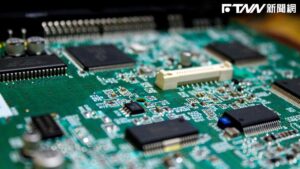 PCB火力全開「這6檔」攜手噴出！它創72.8元新天價爆3.4萬大量　欣興漲9％、南電漲8％緊追　